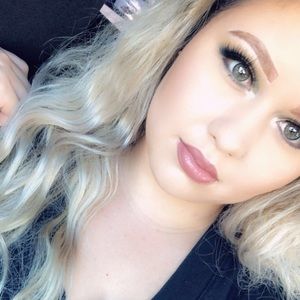 Meet your Posher, Paulina